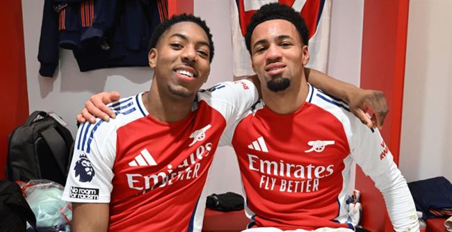 Arsenal bay cao với 'đôi cánh' tuổi teen Nwaneri và Lewis-Skelly