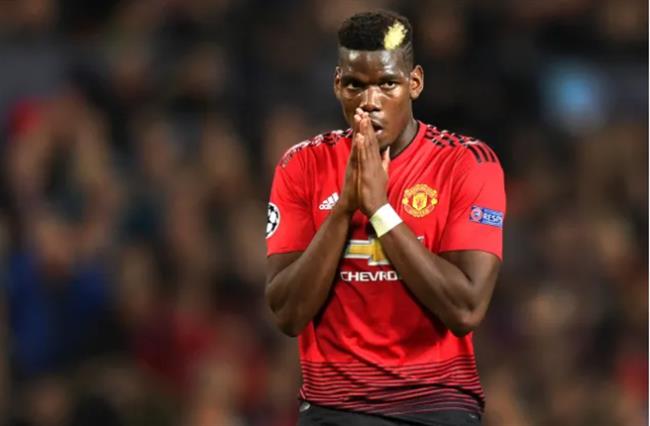 Paul Pogba da tung khoac ao MU 2 lan.