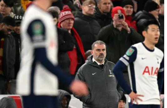 HLV Ange Postecoglou giải thích thế nào sau thảm bại trước Liverpool?