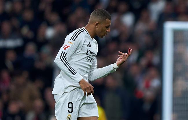 Carlo Ancelotti nhắc tới trọng tài sau trận hòa Atletico Madrid 1 Carlo Ancelotti nhắc tới trọng tài sau trận hòa Atletico Madrid 1