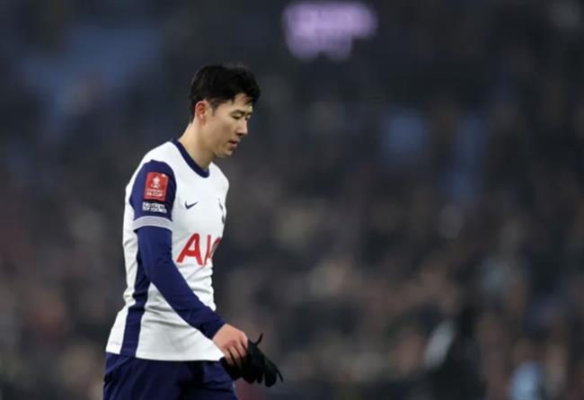 Alan Shearer chi trich Son Heung-min sau that bai truoc Aston Villa.