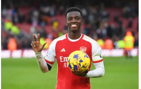 Arsenal da ban Eddie Nketiah cho Crystal Palace vao mua he nam ngoai.