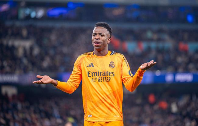 Người đại diện của Vinicius Junior gửi yêu cầu về lương tới Real