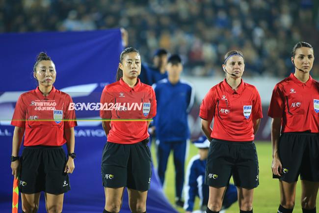 Tổ trọng tài nữ bắt trận Nam Định vs Hiroshima gây tranh cãi