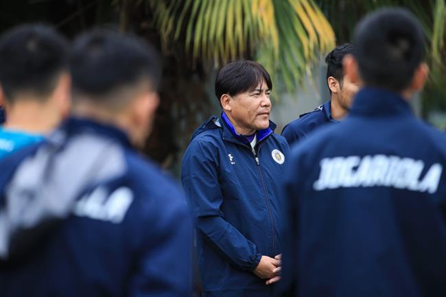 HLV Hà Nội và lời hứa với con gái