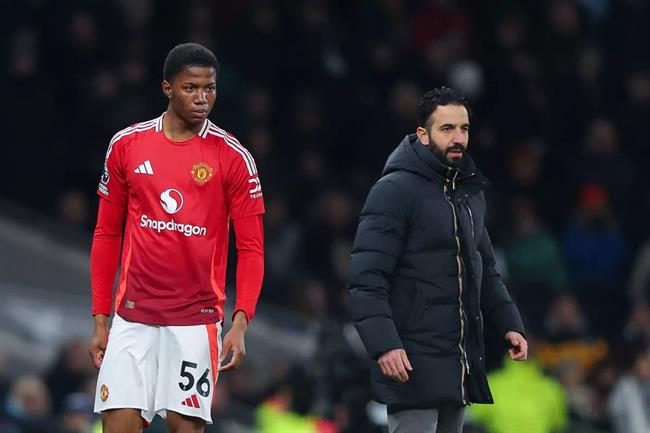 Sao 17 tuổi MU bày tỏ sau trận ra mắt trước Tottenham