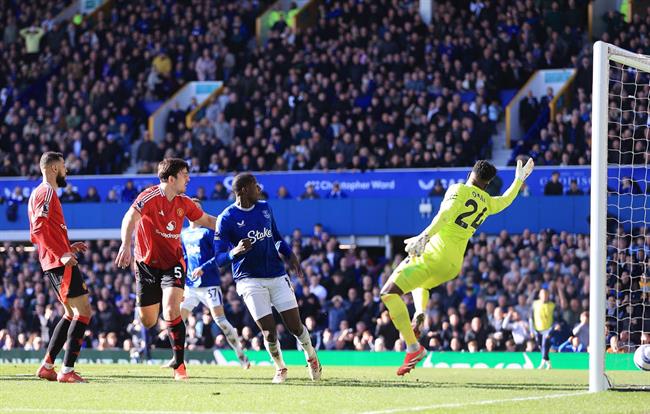 Ruben Amorim MU không tồn tại trong hiệp 1 trước Everton 1