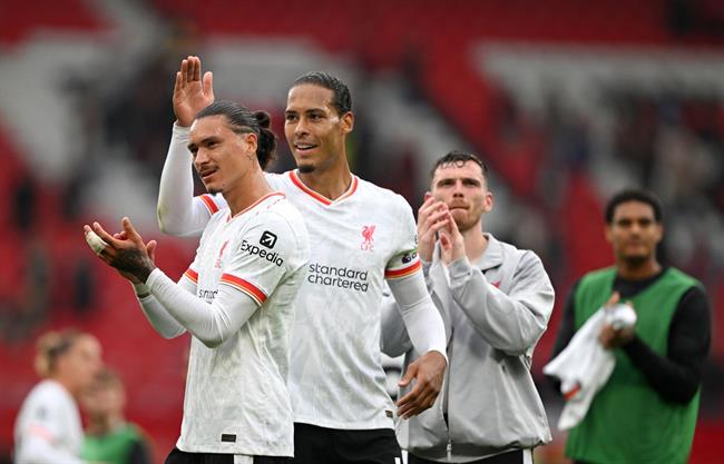 Virgil van Dijk lên tiếng bảo vệ Darwin Nunez