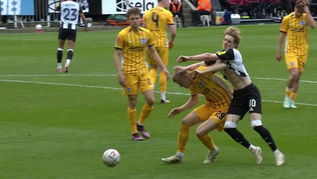 Newcastle mất trụ cột ở trận chung kết cúp Liên đoàn Anh với Liverpool