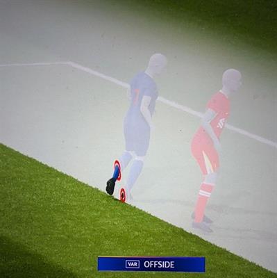 Liverpool gặp may khi PSG bị từ chối bàn thắng vì lỗi việt vị nhỏ xíu 1
