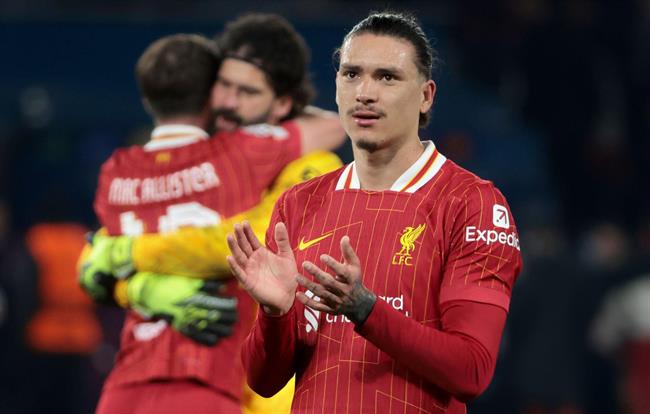 Emile Heskey trình ý tưởng cứu vãn Darwin Nunez ở Liverpool 1