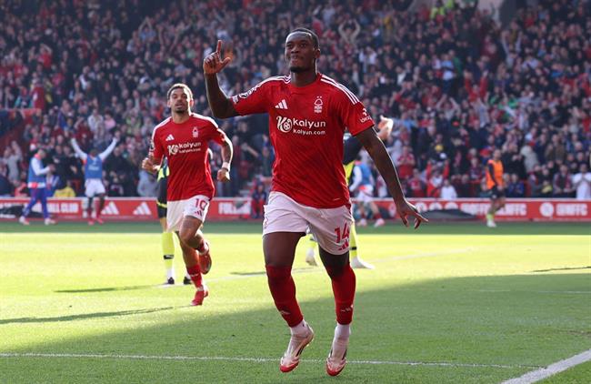 Người hùng của Nottingham Forest đá xoáy Man City 1