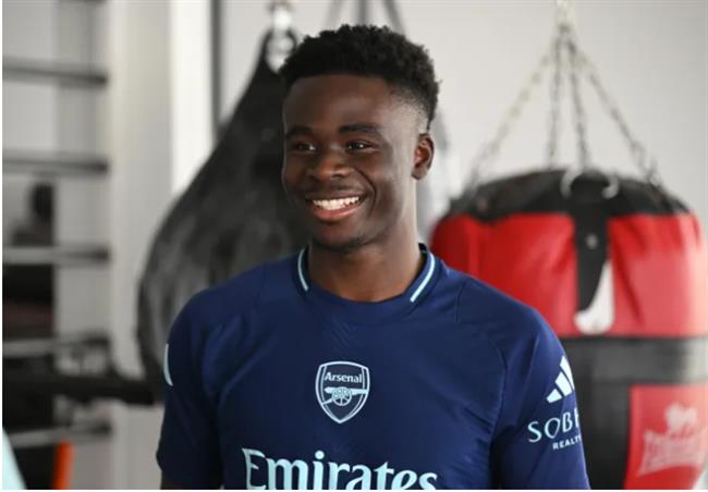 Mikel Arteta tiet lo thoi diem Bukayo Saka co the tro lai 