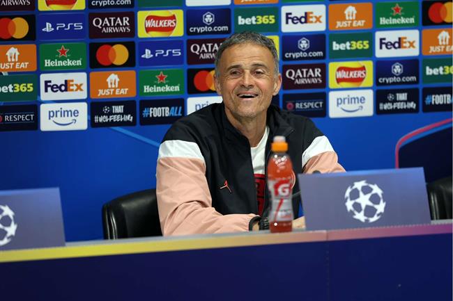 Luis Enrique tự tin PSG đến Anfield để giành chiến thắng