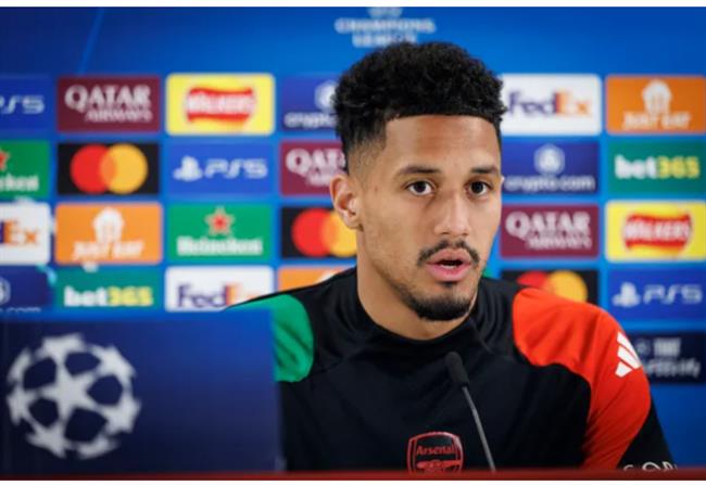 William Saliba len tieng ve tuong lai o Arsenal.