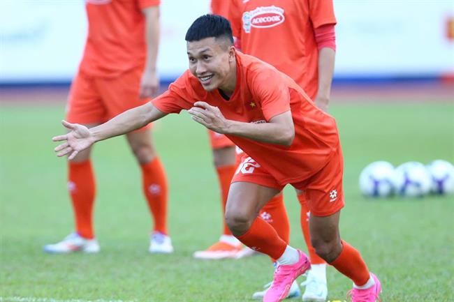 Tiền vệ Doãn Ngọc Tân tái phát chấn thương