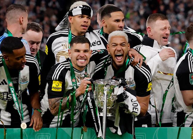 Bruno Guimaraes tỏ ra vui mừng khi Newcastle vô địch cúp Liên đoàn Anh. Bruno Guimaraes to ra vui mung khi Newcastle vo dich cup Lien doan Anh.