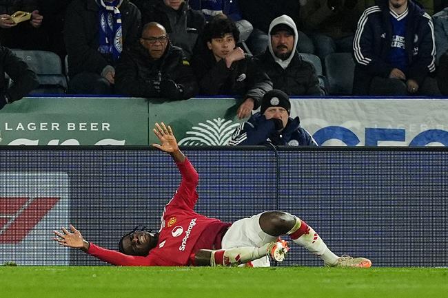 MU trả giá cực đắt sau chiến thắng trước Leicester