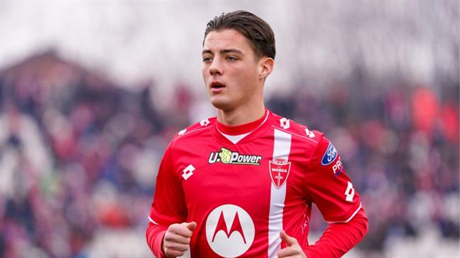 Tiểu sử cầu thủ Kacper Urbanski