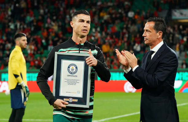 Cristiano Ronaldo nhận kỷ lục Guinness mới