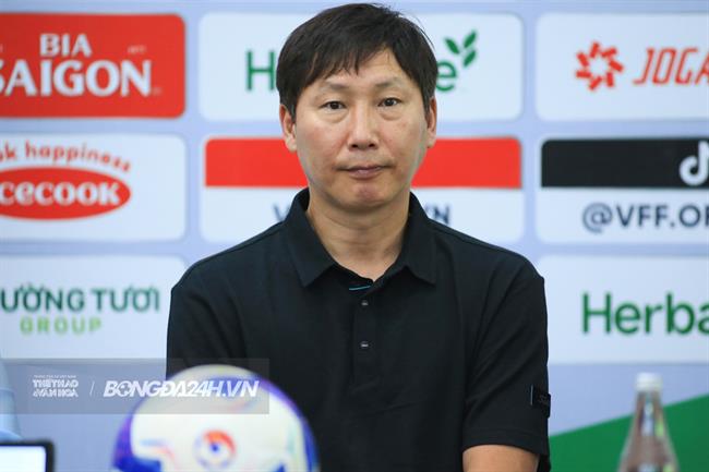 Tiếc nuối của HLV Kim Sang Sik sau trận thắng Lào