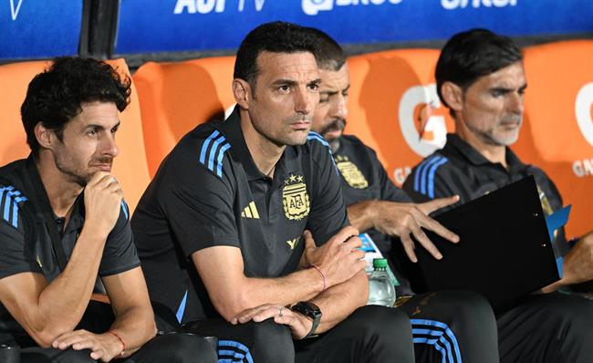 HLV ĐT Argentina không quan tâm lời khiêu khích của Raphinha 1