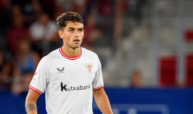 Tiểu sử tiền vệ Benat Prados
