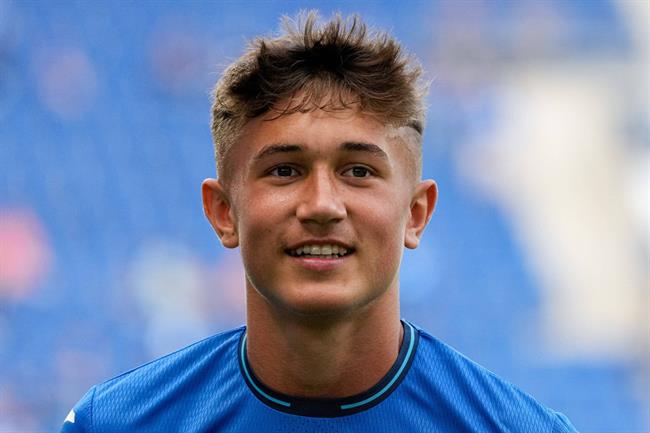 Tiểu sử tiền vệ Tom Bischof