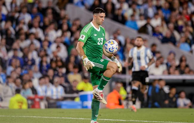 Emi Martinez giải thích hành động gây tranh cãi trước Brazil