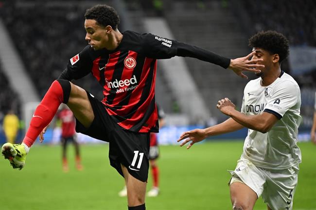 Liverpool và Newcastle tranh nhau Hugo Ekitike 1