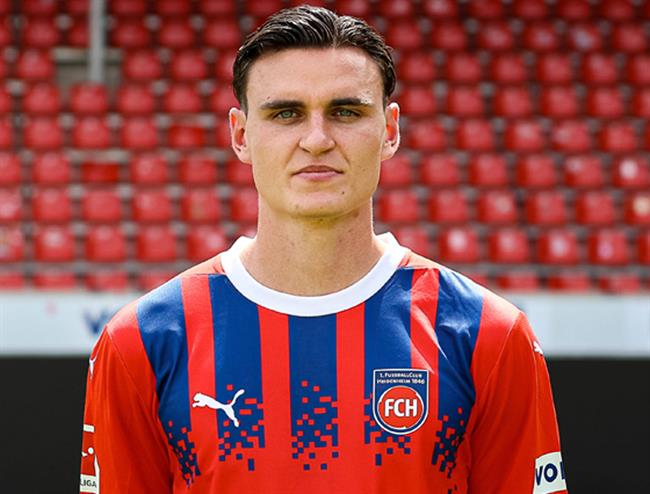 Tiểu sử trung vệ Thomas Keller