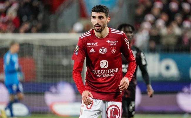 Tiểu sử và sự nghiệp của cầu thủ Pierre Lees-Melou