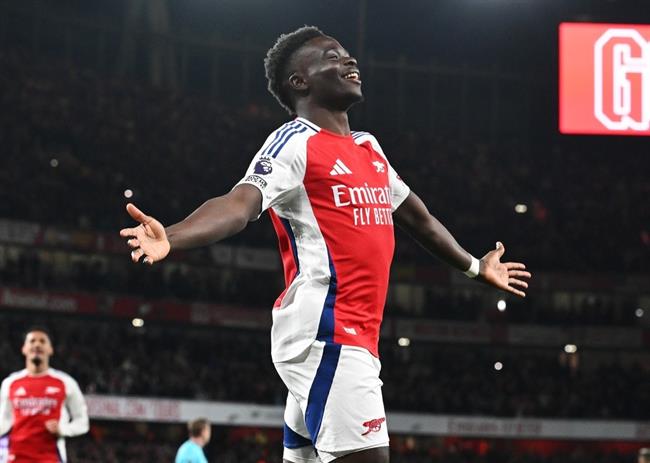 Declan Rice hạnh phúc khi chứng kiến Saka trở lại