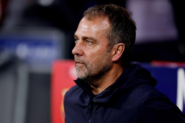 HLV Hansi Flick cảnh báo thái độ cầu thủ dự bị của Barca