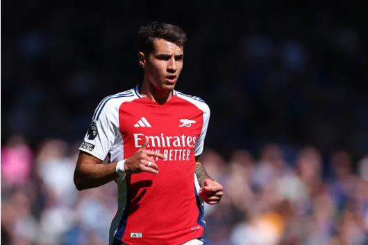 Huyen thoai Arsenal so Jakub Kiwior mac sai lam truoc Real Madrid
