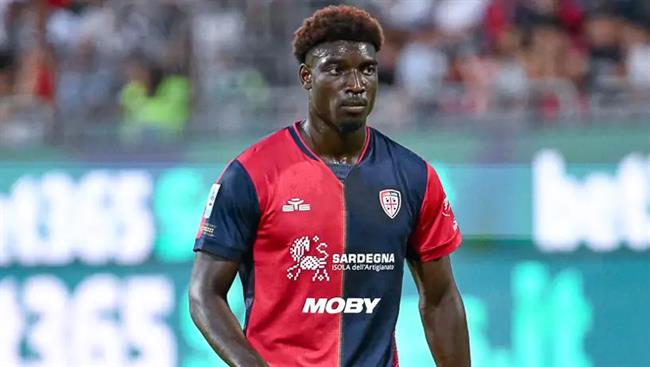 Tiểu sử tiền vệ Michel Adopo