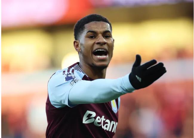 Marcus Rashford dang choi tot trong mau ao Aston Villa.