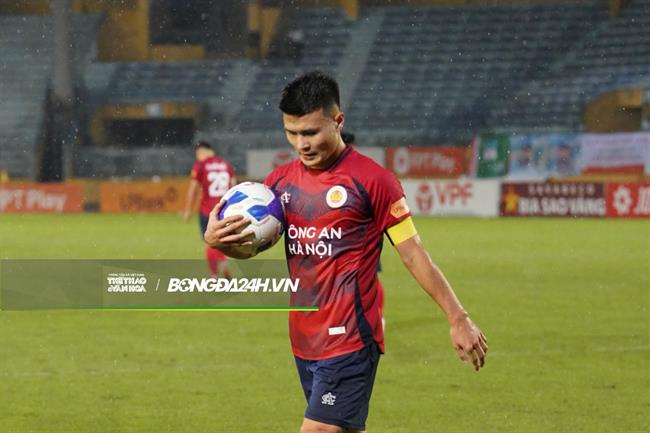 Nguyễn Quang Hải nguy cơ vắng mặt ở trận gặp MU