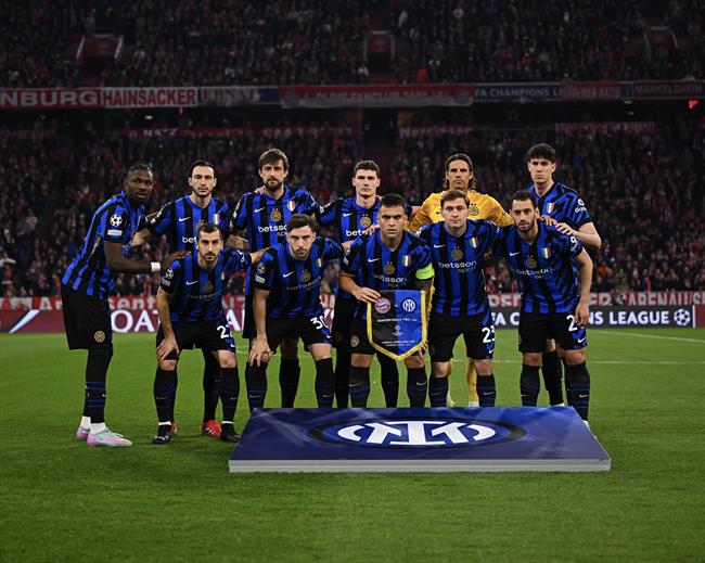 Inter Milan Từ kỳ vọng ăn ba tới bờ vực sụp đổ 1