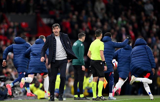 HLV Paulo Fonseca nuối tiếc vì Lyon ăn mừng sớm trước MU