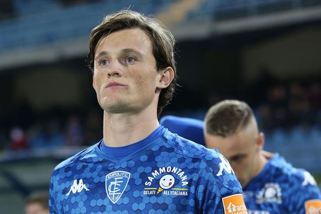 Tiểu sử tiền vệ Liam Henderson