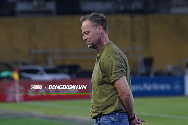 HLV Polking trải lòng sau khi để tuột mất chức vô địch Cúp C1 Đông Nam Á