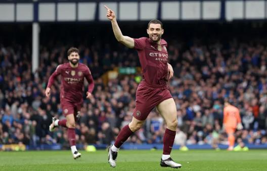 Man City danh bai Everton voi ty so 2-0.