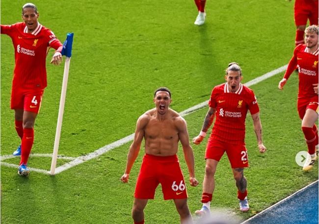 Trent Alexander-Arnold nói gì sau bàn thắng giúp Liverpool tiến gần chức vô địch?