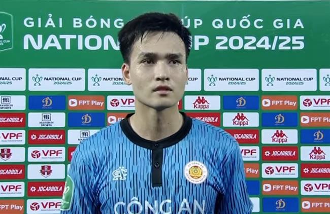 Thủ môn Thái Lan chỉ bí quyết đỡ phạt đền của Bùi Hoàng Việt Anh