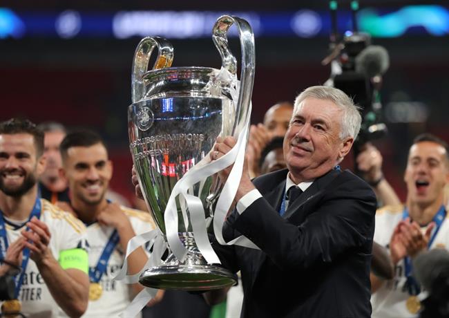 2 ben do niem nang cua Carlo Ancelotti neu roi Real Madrid.