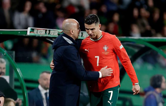 HLV Roberto Martinez cho rằng tấm thẻ đỏ của Ronaldo chỉ là một tai nạn
