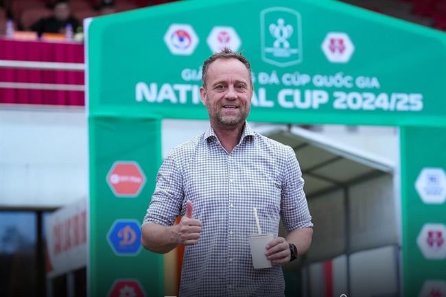 Sau 4 năm, HLV Polking có thành tích đầu tiên tại Việt Nam