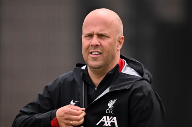 HLV Arne Slot không bất ngờ về màn thăng hoa của Liverpool