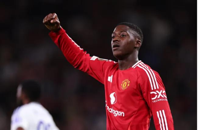 Tottenham nhòm ngó Kobbie Mainoo của Man United 1 Tottenham nhòm ngó Kobbie Mainoo của Man United 1